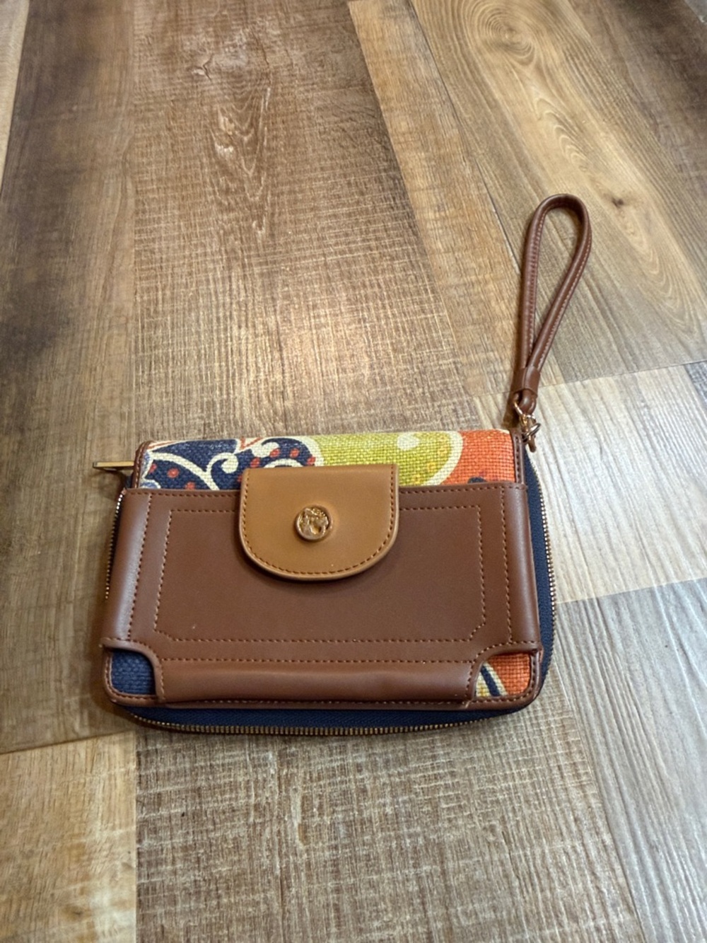 Spartina wristlet Phone Wallet in Brown with Multicolor Print
